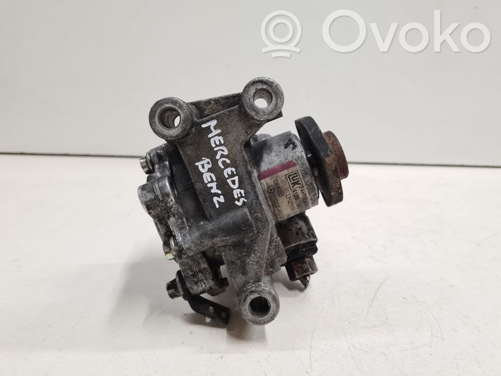 Mercedes-Benz C W203 Power steering pump 