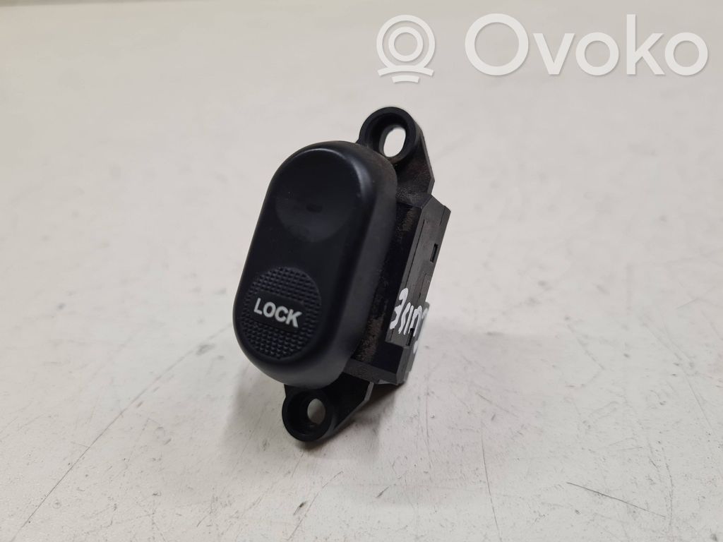 Central locking switch button   04671623AB