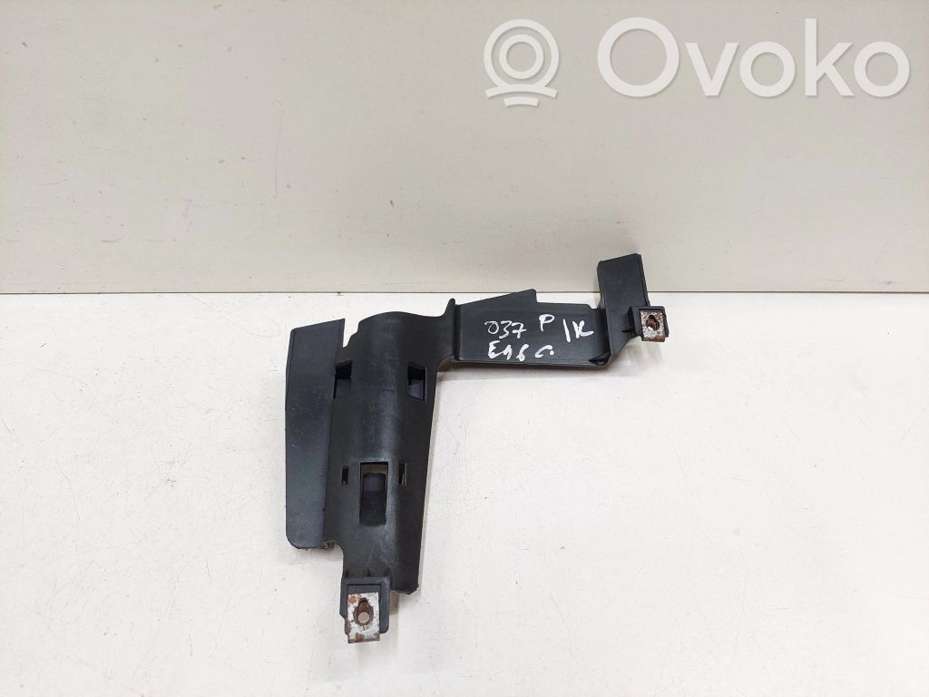 BMW 3 E46 Ajovalon kannake 