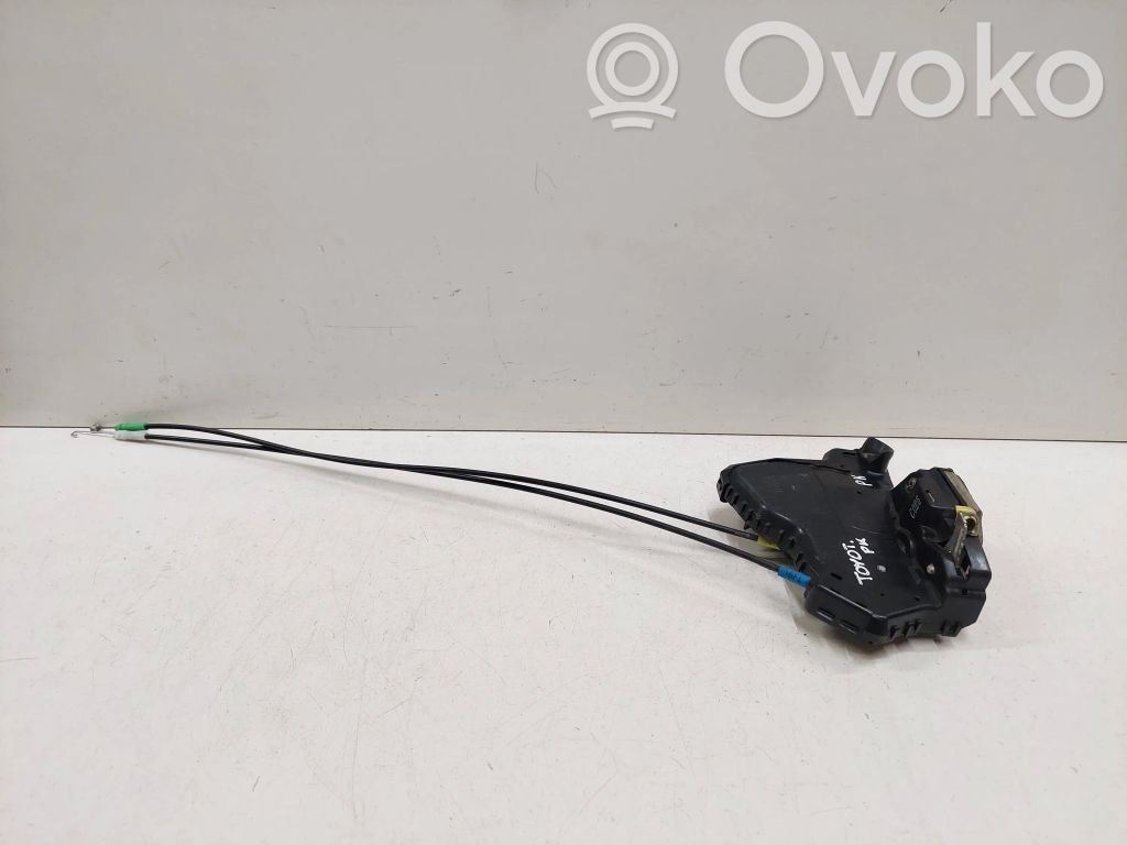 Toyota Avensis T250 Front door lock 