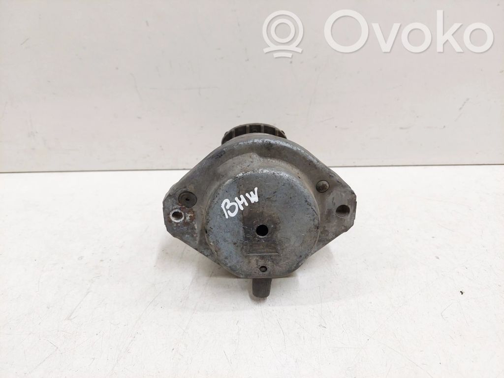 BMW 5 E60 E61 Engine mount bracket 