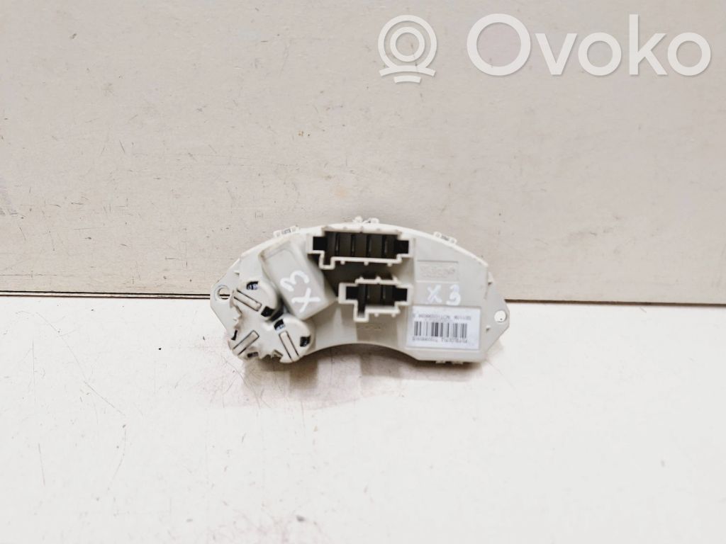 BMW X3 F25 Lämpöpuhaltimen moottorin vastus 