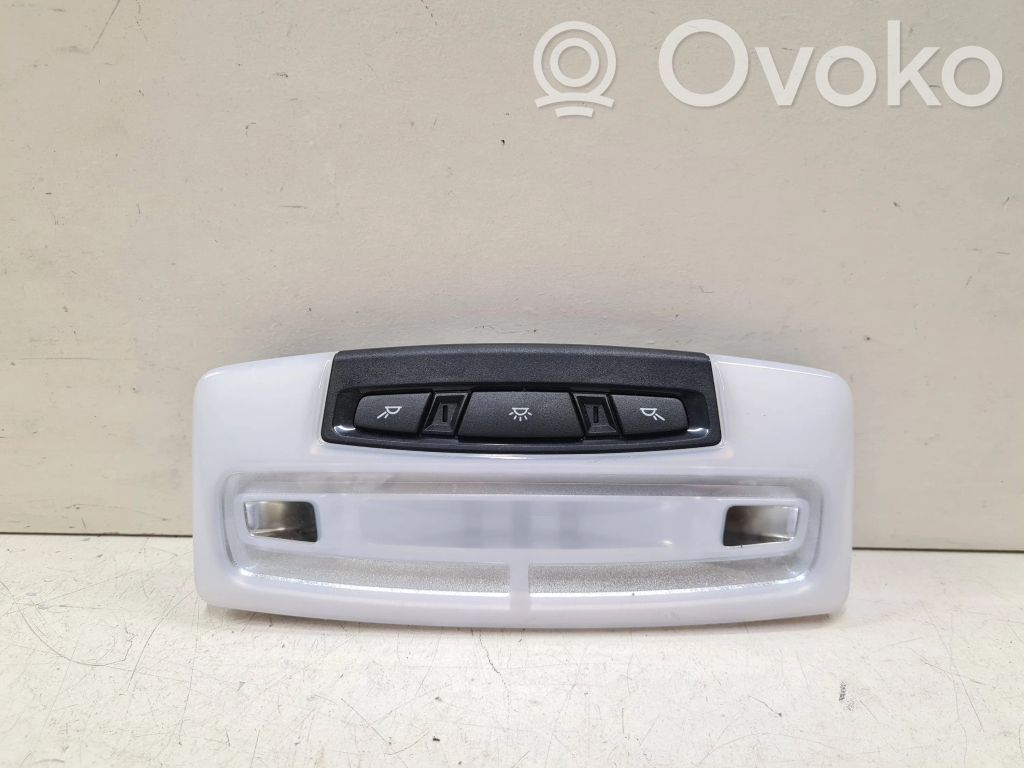 BMW 3 F30 F35 F31 Lampka podsufitki tylna 