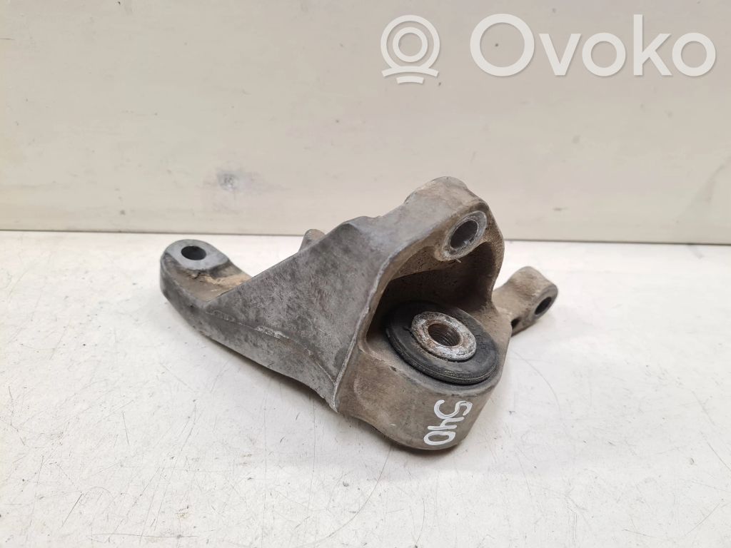 Volvo S40 Gearbox mounting bracket 