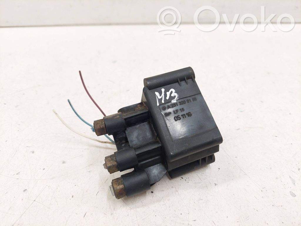 Mercedes-Benz R W251 Rozdzielacz / Blok zaworowy zawieszenia pneumatycznego osi tylnej 