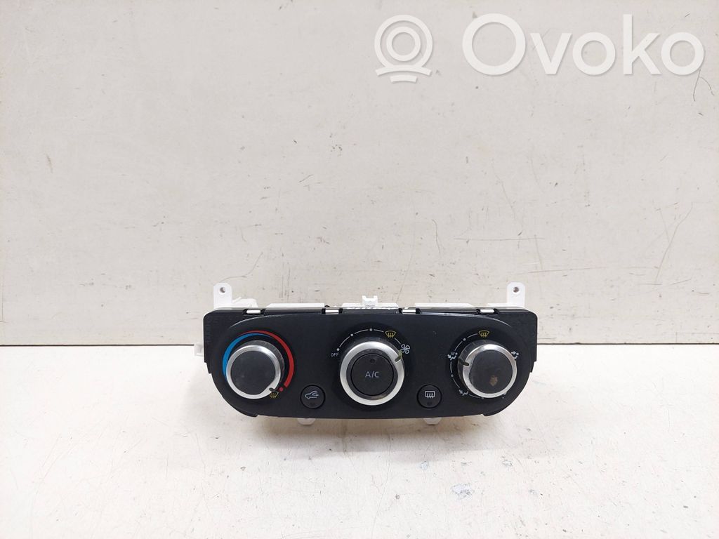 Renault Clio IV Climate control unit 
