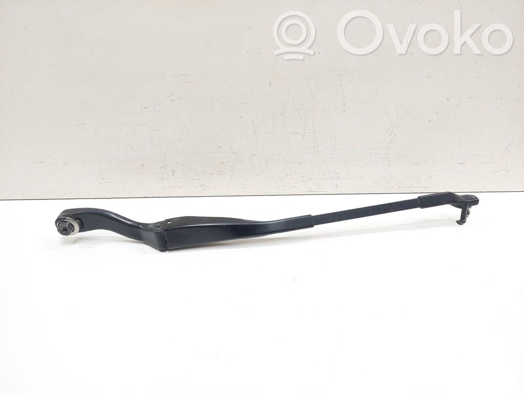 Mercedes-Benz E W211 Front wiper blade arm 