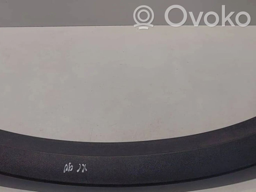 Volvo XC90 Front arch trim 