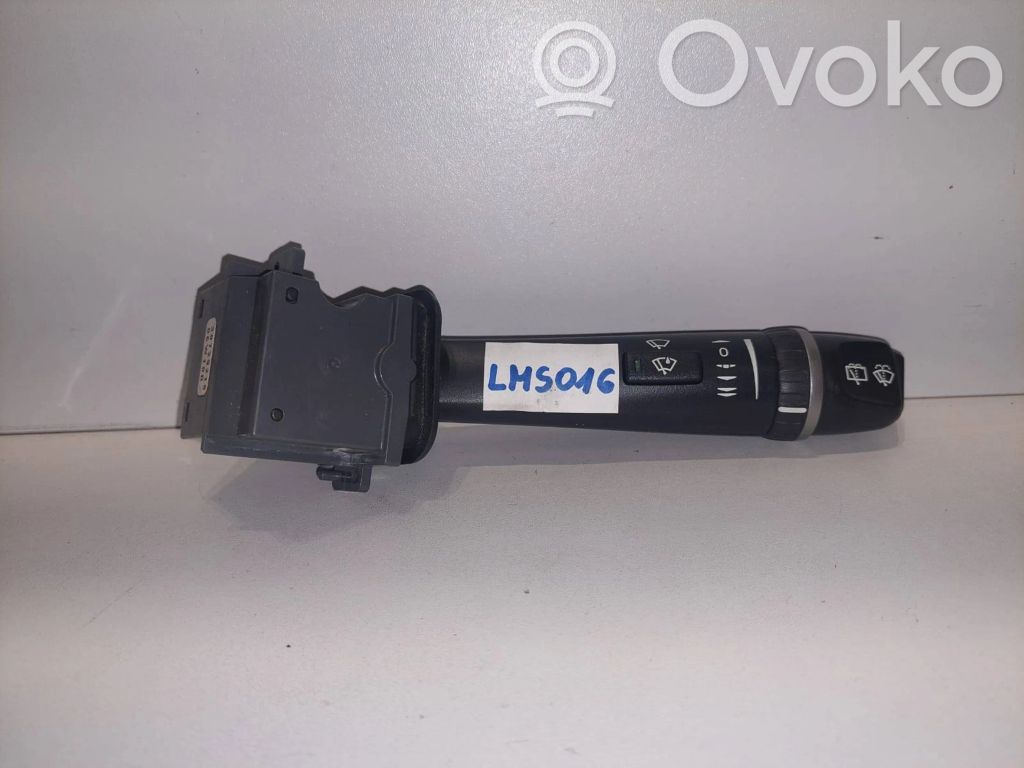 Volvo XC90 Wiper control stalk 