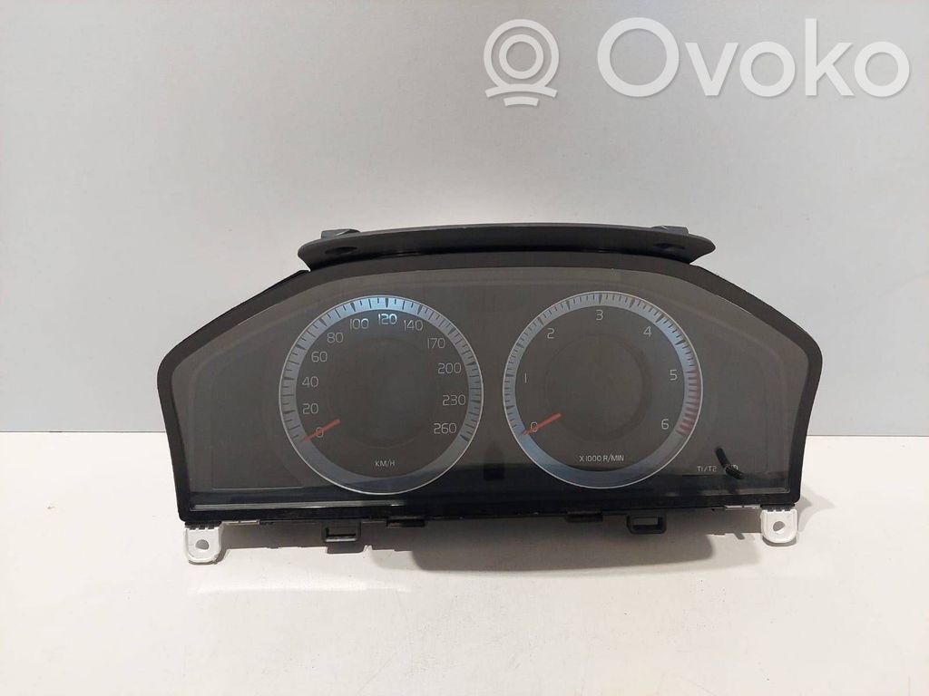 Volvo V70 Speedometer (instrument cluster) 