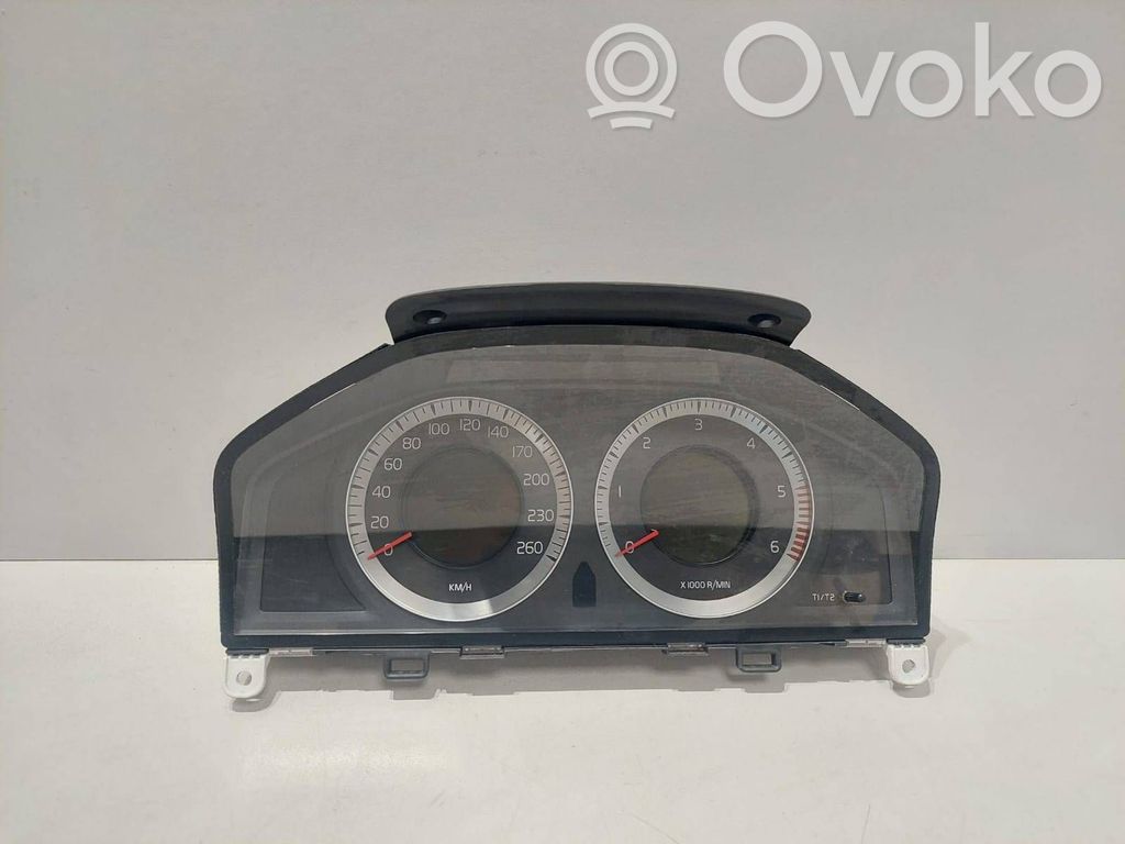 Volvo XC70 Speedometer (instrument cluster) 
