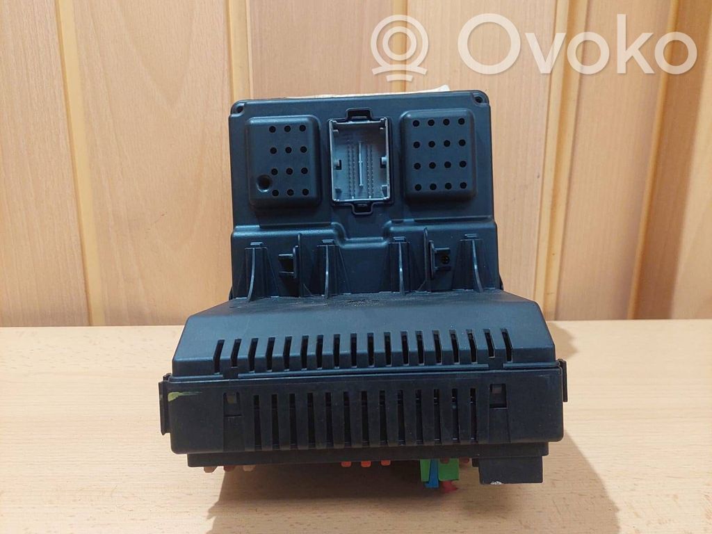 Volvo XC70 Fuse module 