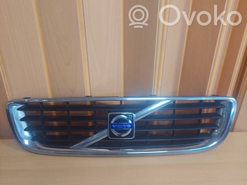 Volvo V50 Front bumper upper radiator grill 
