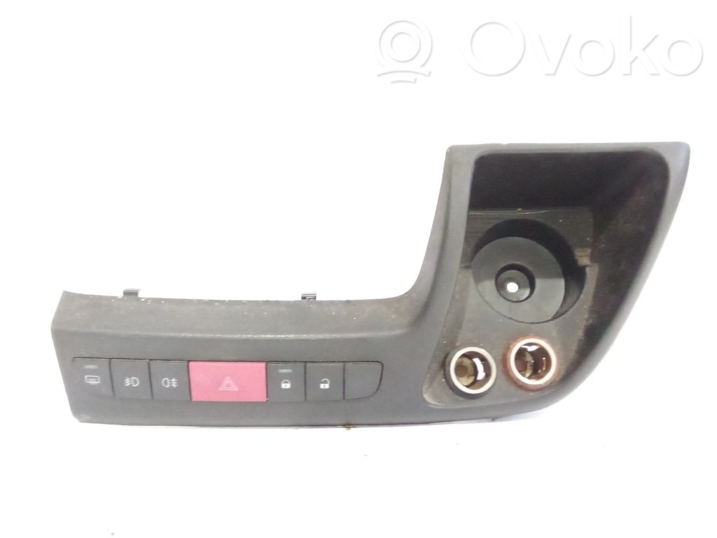 Peugeot Boxer Botón interruptor de luz de peligro 