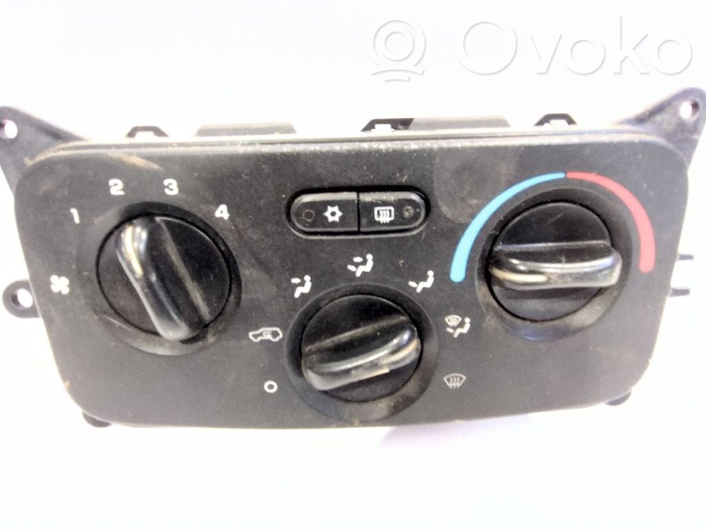 Jeep Cherokee III KJ Air conditioner control unit module 