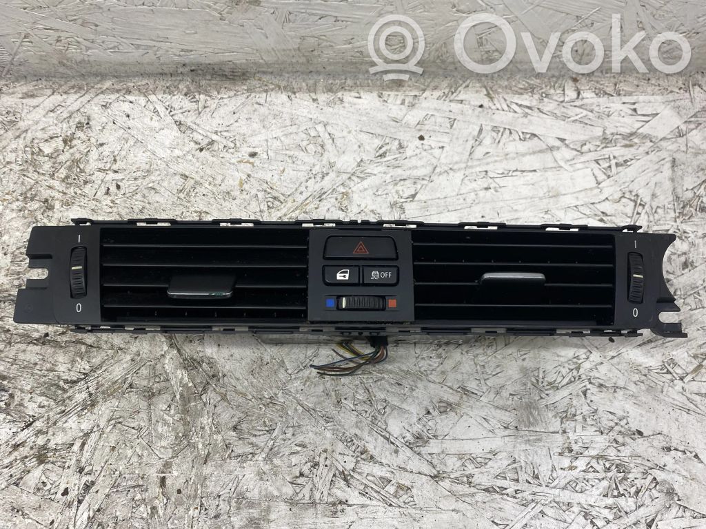 BMW 3 E90 E91 Centrinės oro grotelės 