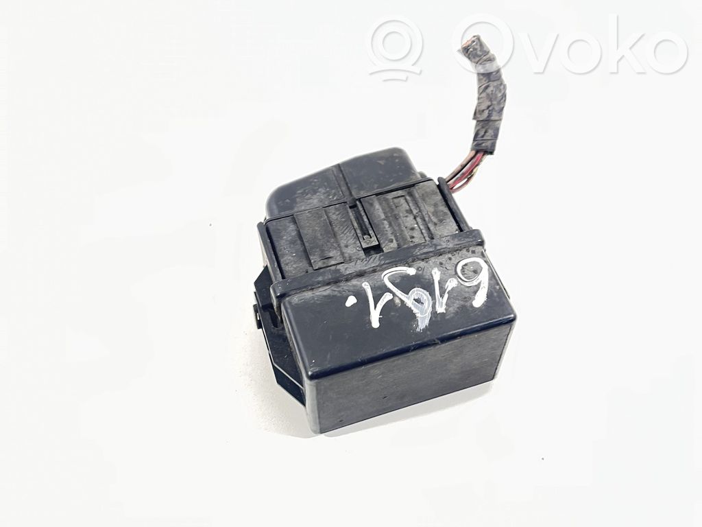 Jeep Compass Relay mounting block 