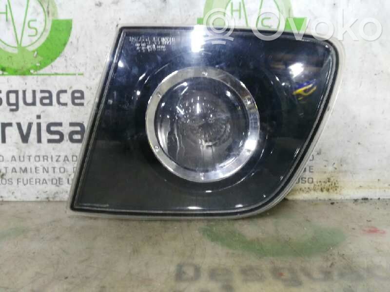 Tailgate rear/tail lights