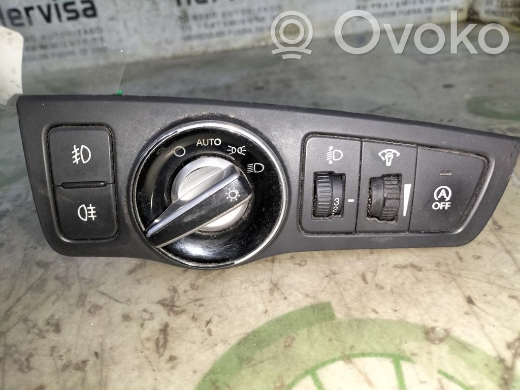 Interruptor de control del panel de luces   933003Z200,39R1001000