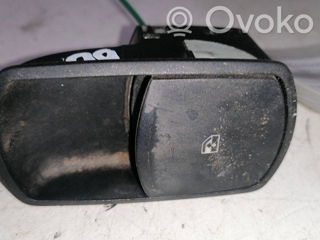 Electric window control switch   31562573
