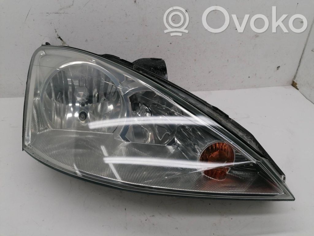 Ford Focus Etu-/Ajovalo 