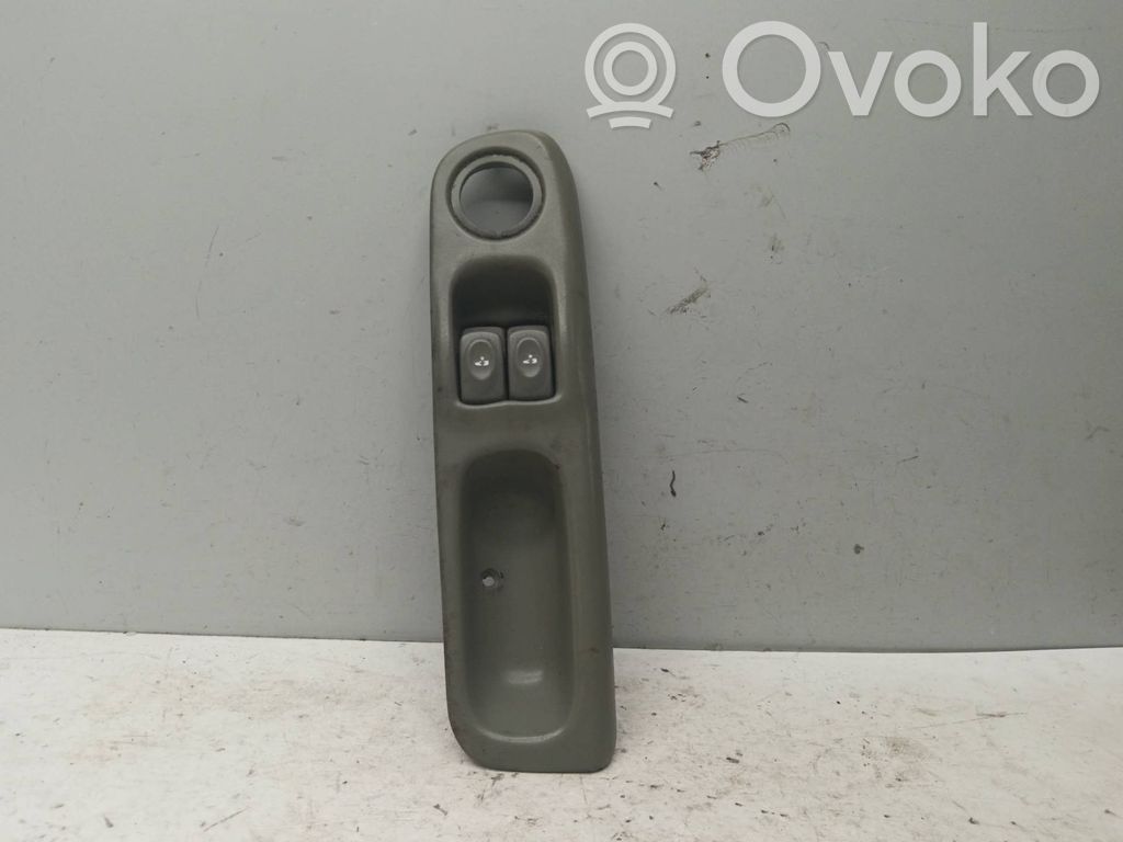 Renault Twingo I Electric window control switch 