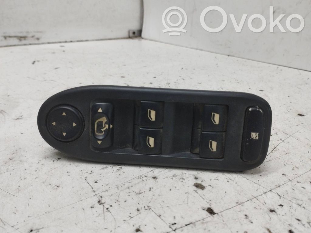 Electric window control switch   96498423ZF