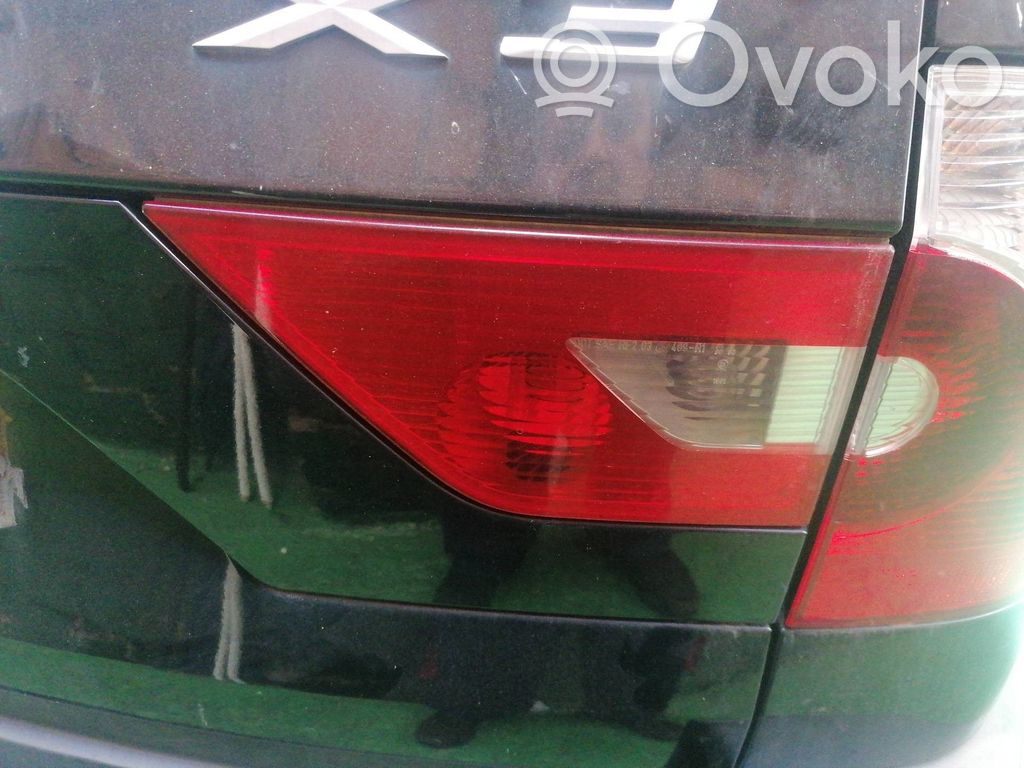 BMW X3 E83 Lampy tylnej klapy bagażnika 