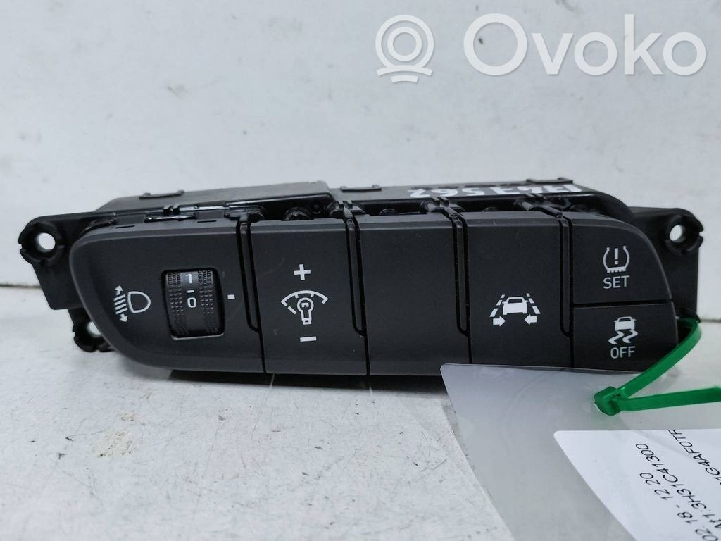 Hyundai i30 Comutator/buton multifuncțional 