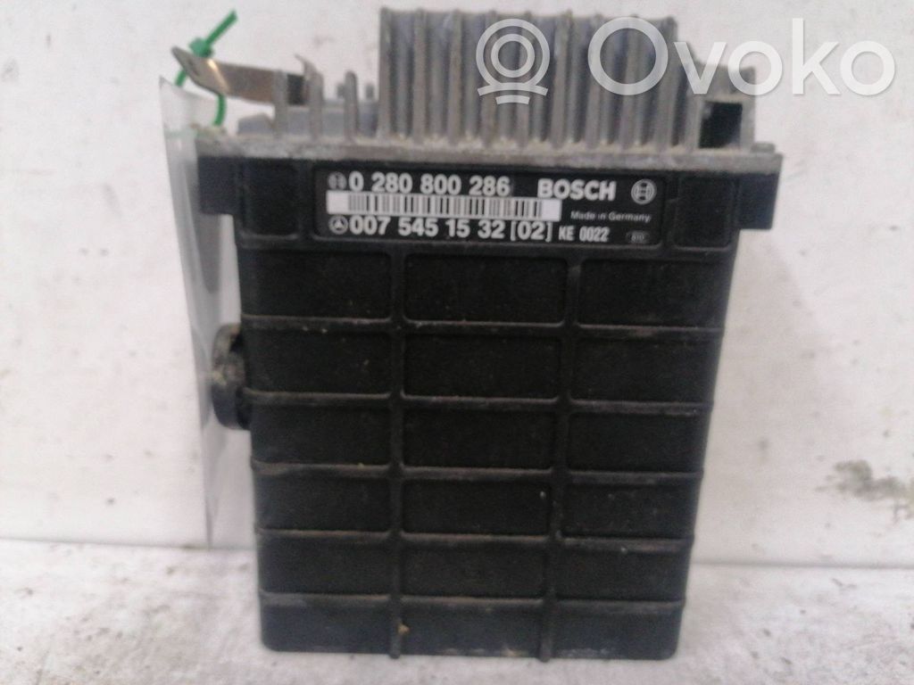 Unidad de control/módulo del motor   0075451532