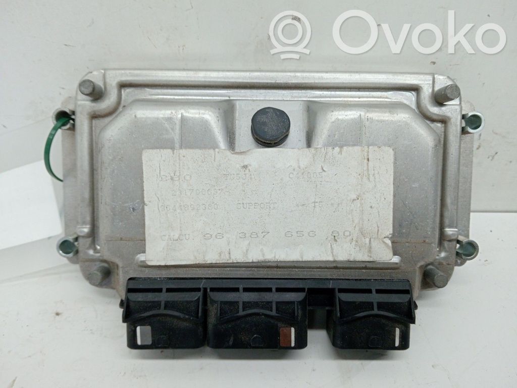 Unidad de control/módulo del motor   0261206943