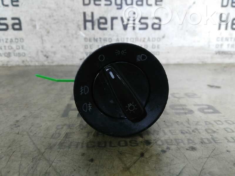Interruptor de control del panel de luces   1C0941531A,04052031