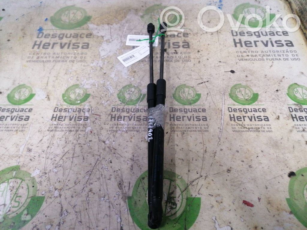 Volkswagen Scirocco Tailgate/trunk/boot lid buffer 