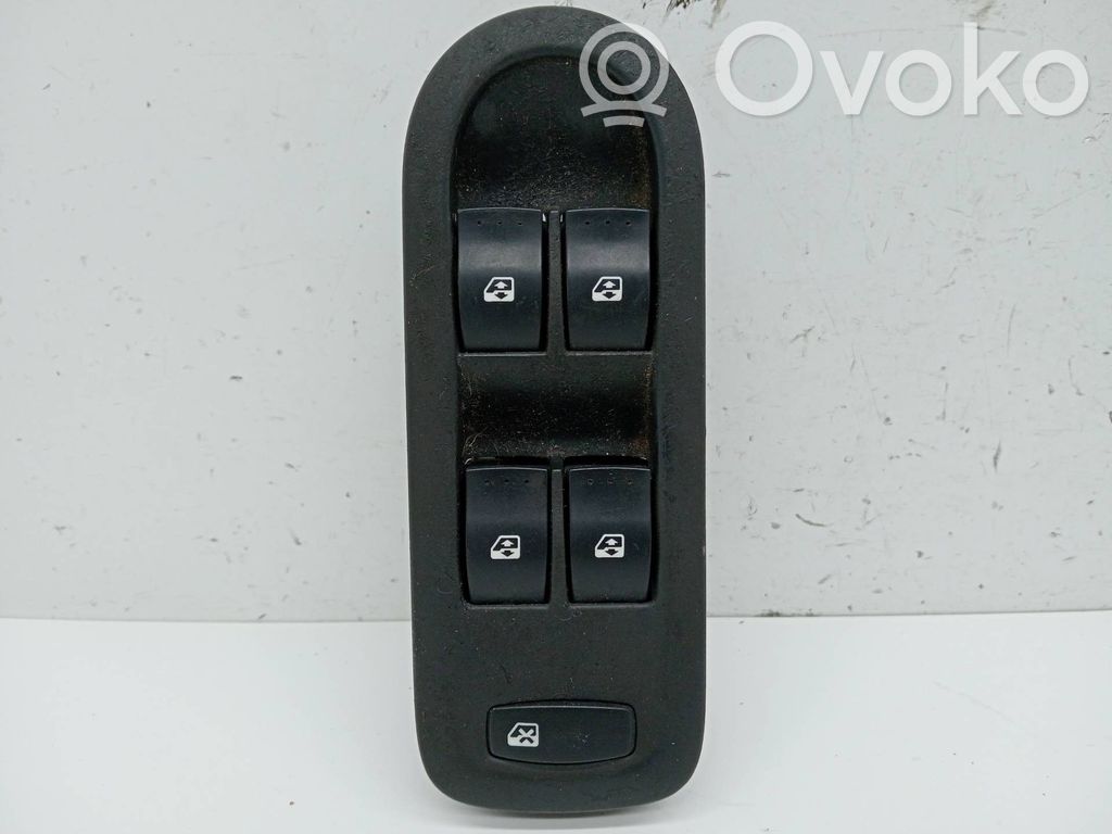 Renault Megane II Interruttore di controllo dell’alzacristalli elettrico 