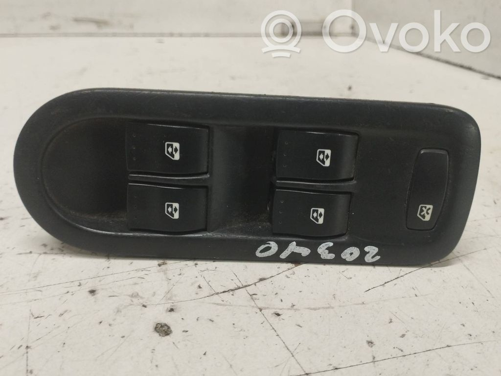 Renault Megane II Interruttore di controllo dell’alzacristalli elettrico 