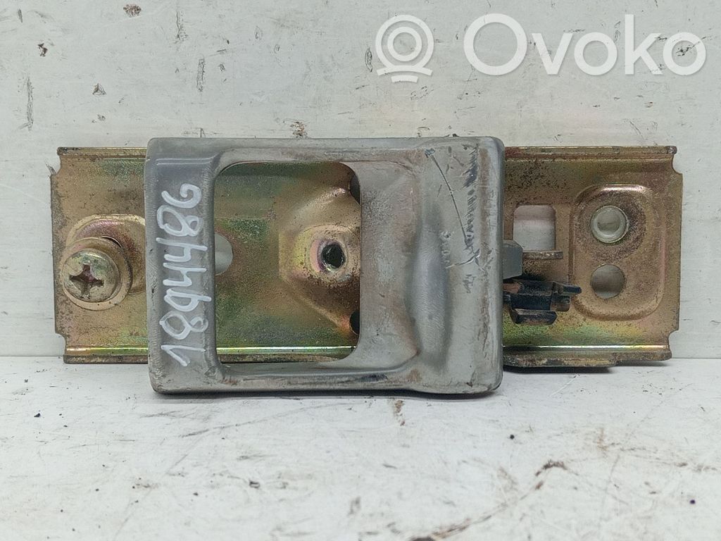 Manecilla interna puerta delantera