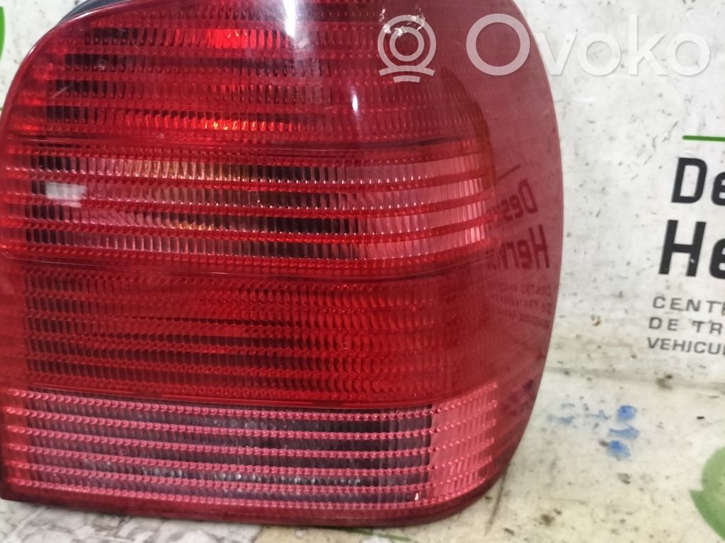 Volkswagen Polo III 6N 6N2 6NF Lampă spate în caroserie 