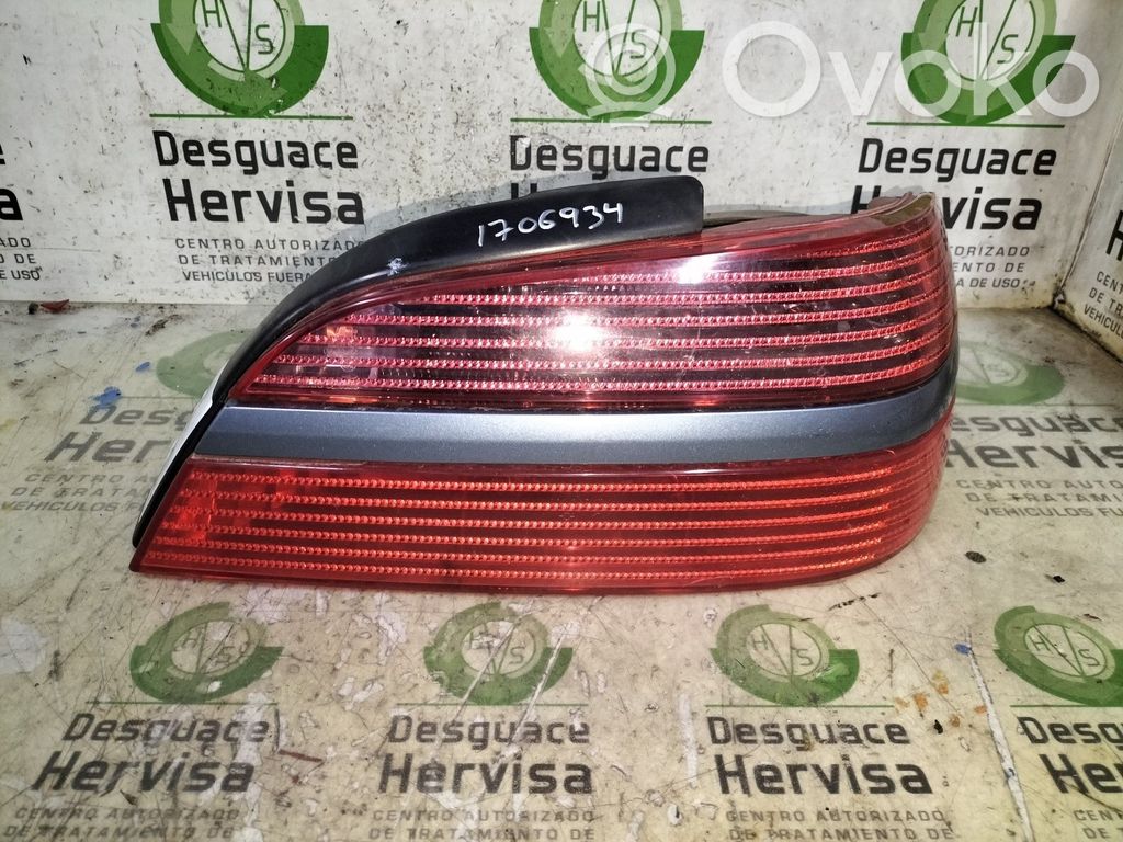 Peugeot 406 Aizmugurējais lukturis virsbūvē 