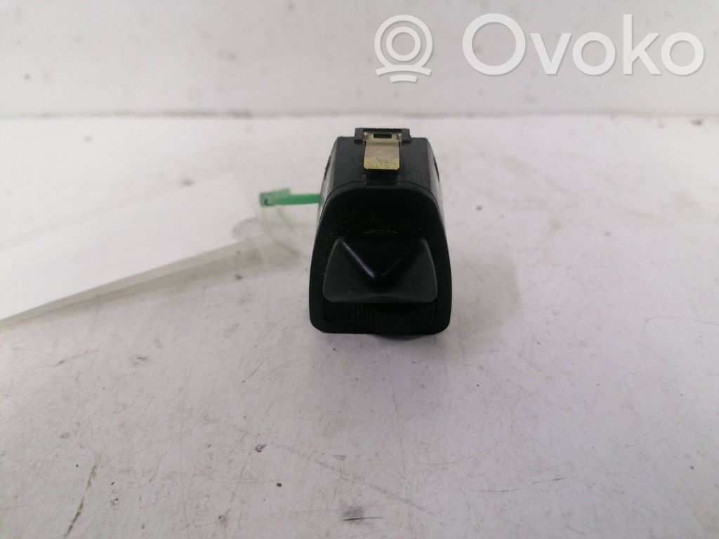 Wing mirror switch