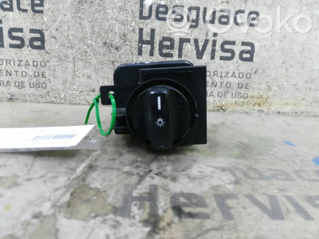 Interruptor de control del panel de luces   1695451304