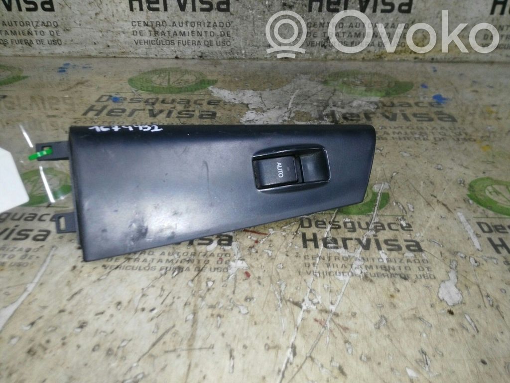 Toyota Corolla E120 E130 Electric window control switch 