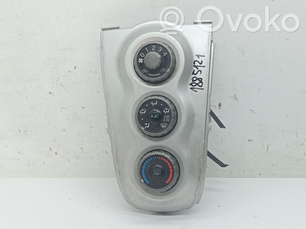 Toyota Yaris Panel klimatyzacji 