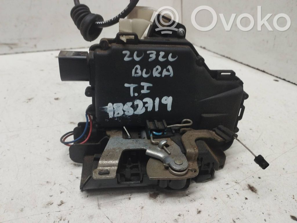 Volkswagen Bora Rear door lock 