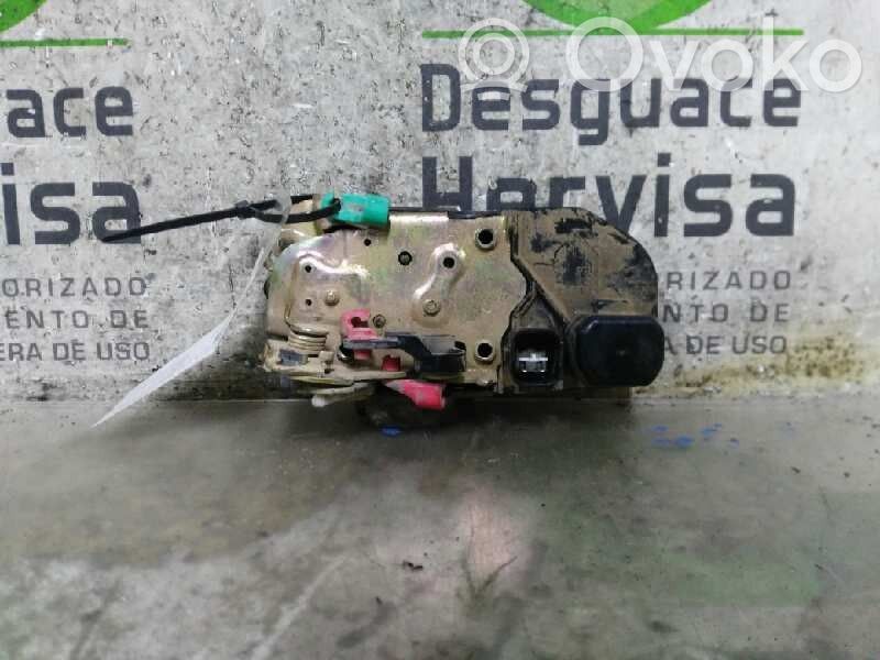 Jeep Cherokee KJ Takaoven lukko 