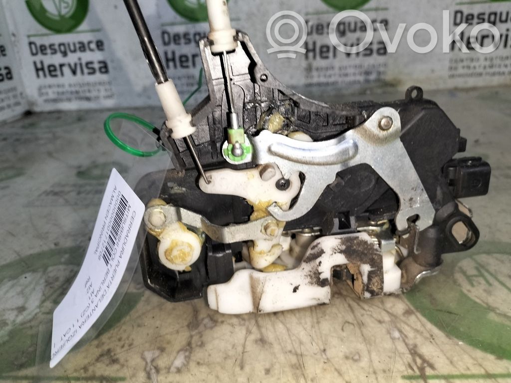 Mitsubishi Colt Front door lock