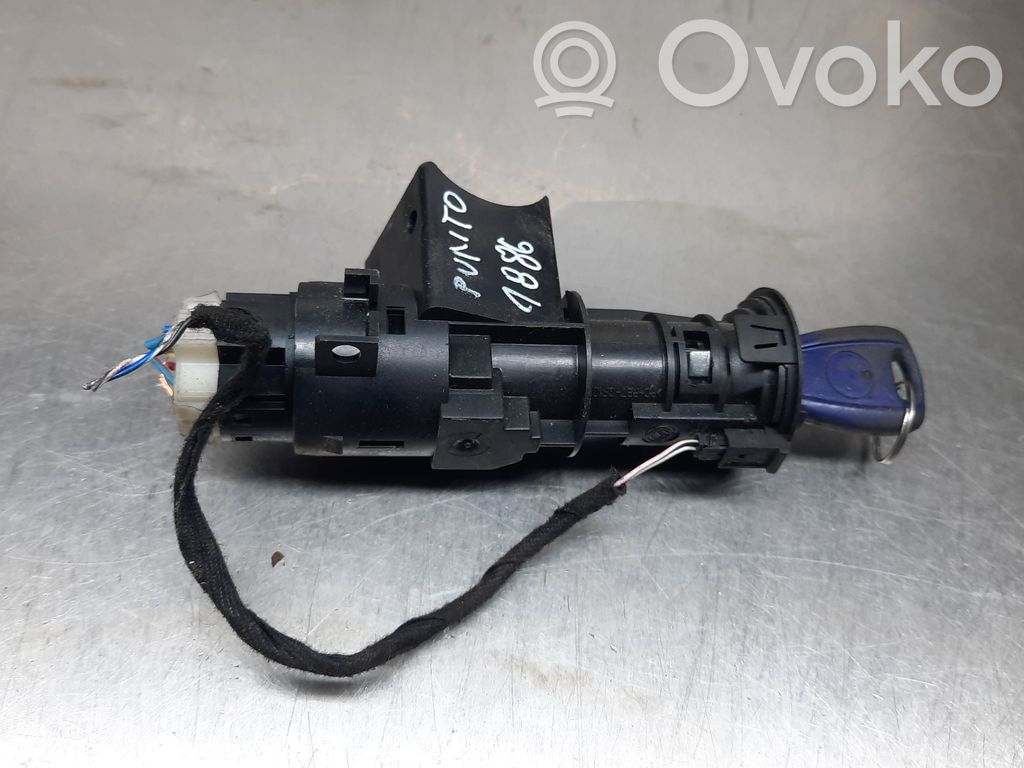 Fiat Punto (188) Virtalukko 