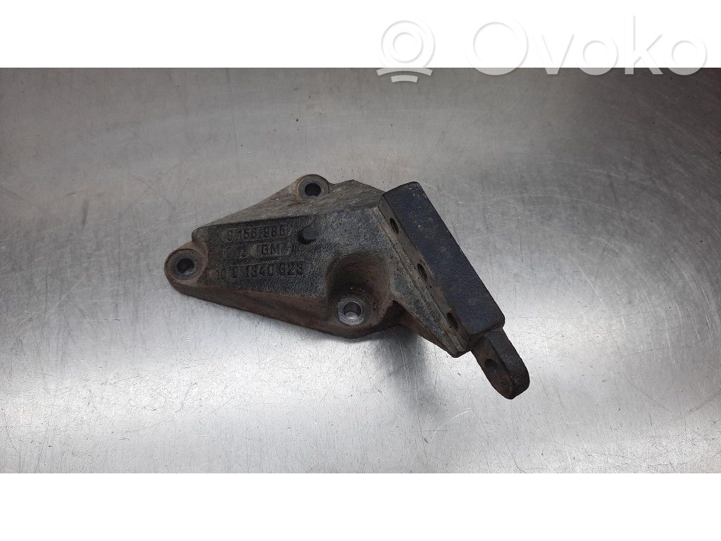 Opel Astra G Engine mounting bracket 