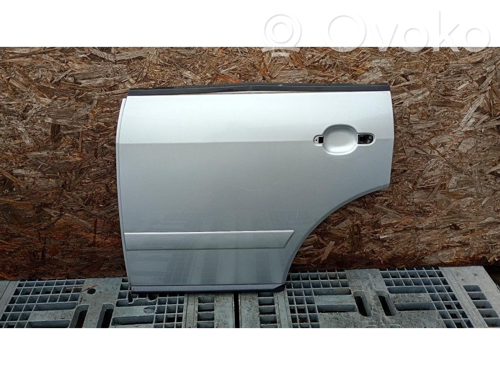 Rear door