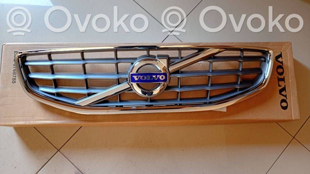 Volvo S60 Maskownica / Grill / Atrapa górna chłodnicy 