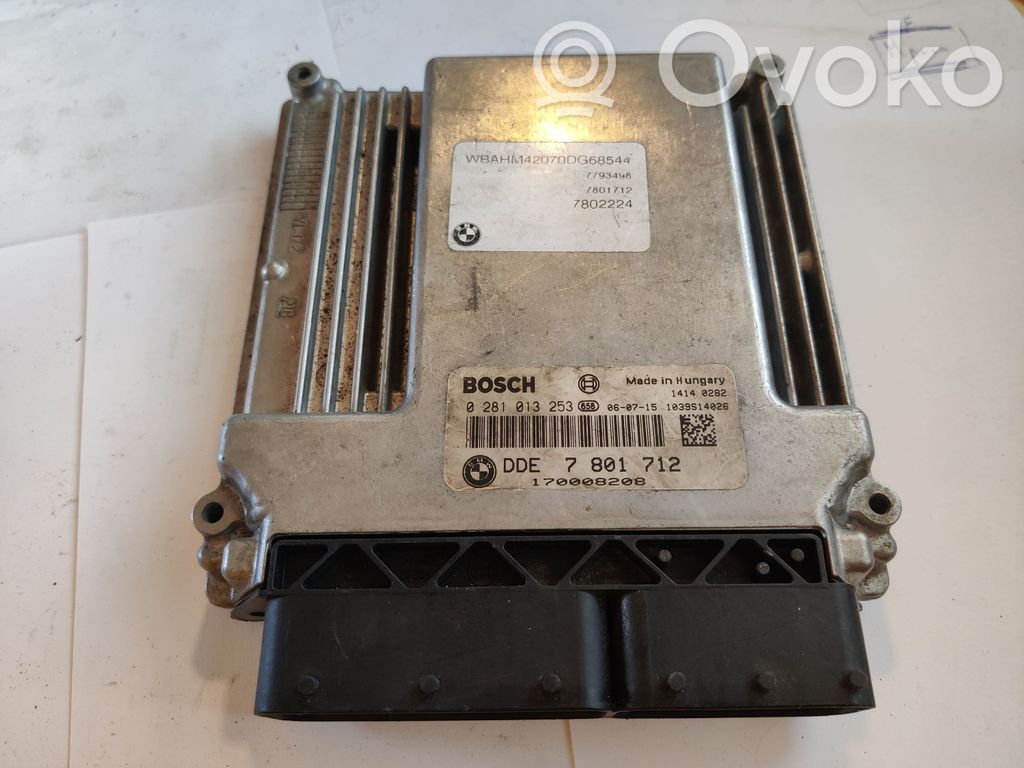 BMW 5 E60 E61 Variklio valdymo blokas 